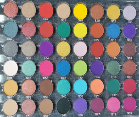 Christmas Launch 12 Shade DIY White Palette - MQO 25 pcs