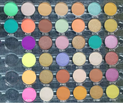 Christmas Launch 12 Shade DIY White Palette - MQO 25 pcs