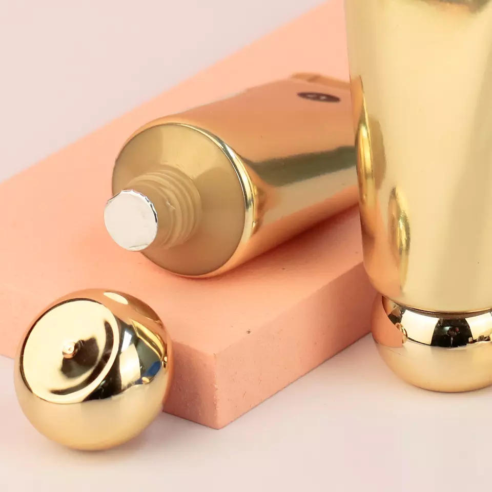 Picture Perfect Illuminating Foundation - MQO 25 pcs