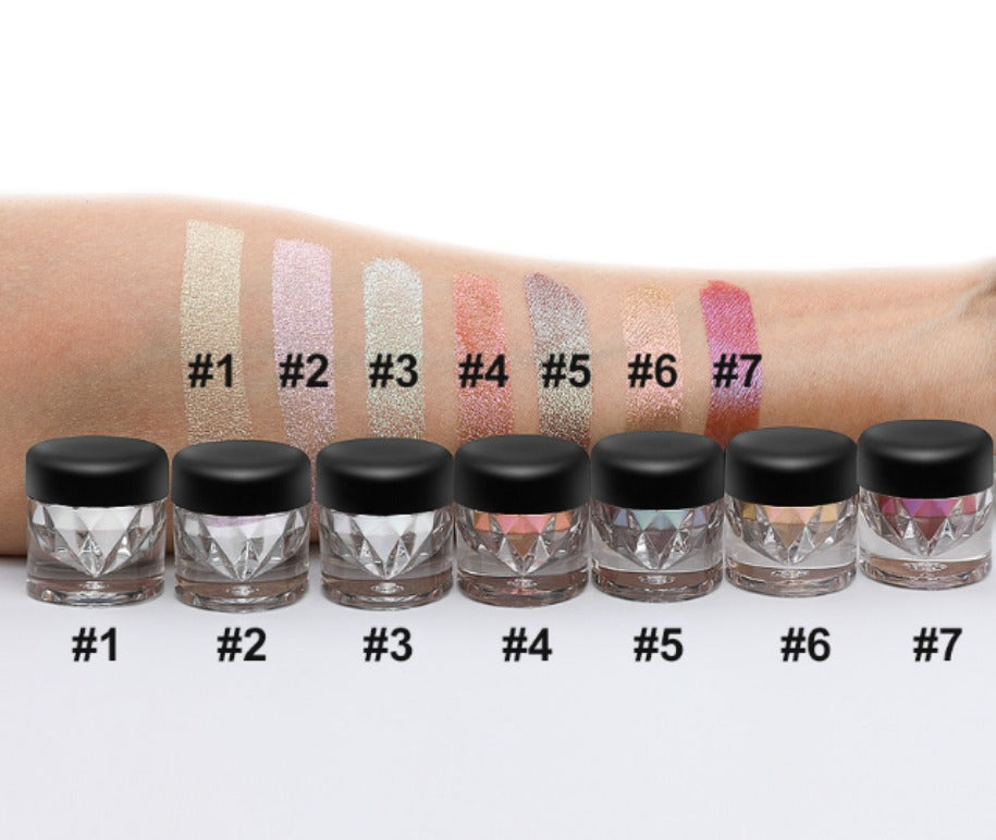 Effortlessly create endless eye looks that range from beautifully natural to highly artistic with our Shimmer Single Eyeshadow Pigments. With breakthrough, ultrafine pigments, these shadows leave a smooth, even result that gives lids super-saturated, lasting color with an easily-blendable formula that features diamond, iridescent finishes. Packed with 6x more pigment that any other shadow out on the market today. Can add your logo! (MQO 50pcs w/special VIP discount) Inquire at info@tashcosmetics.com