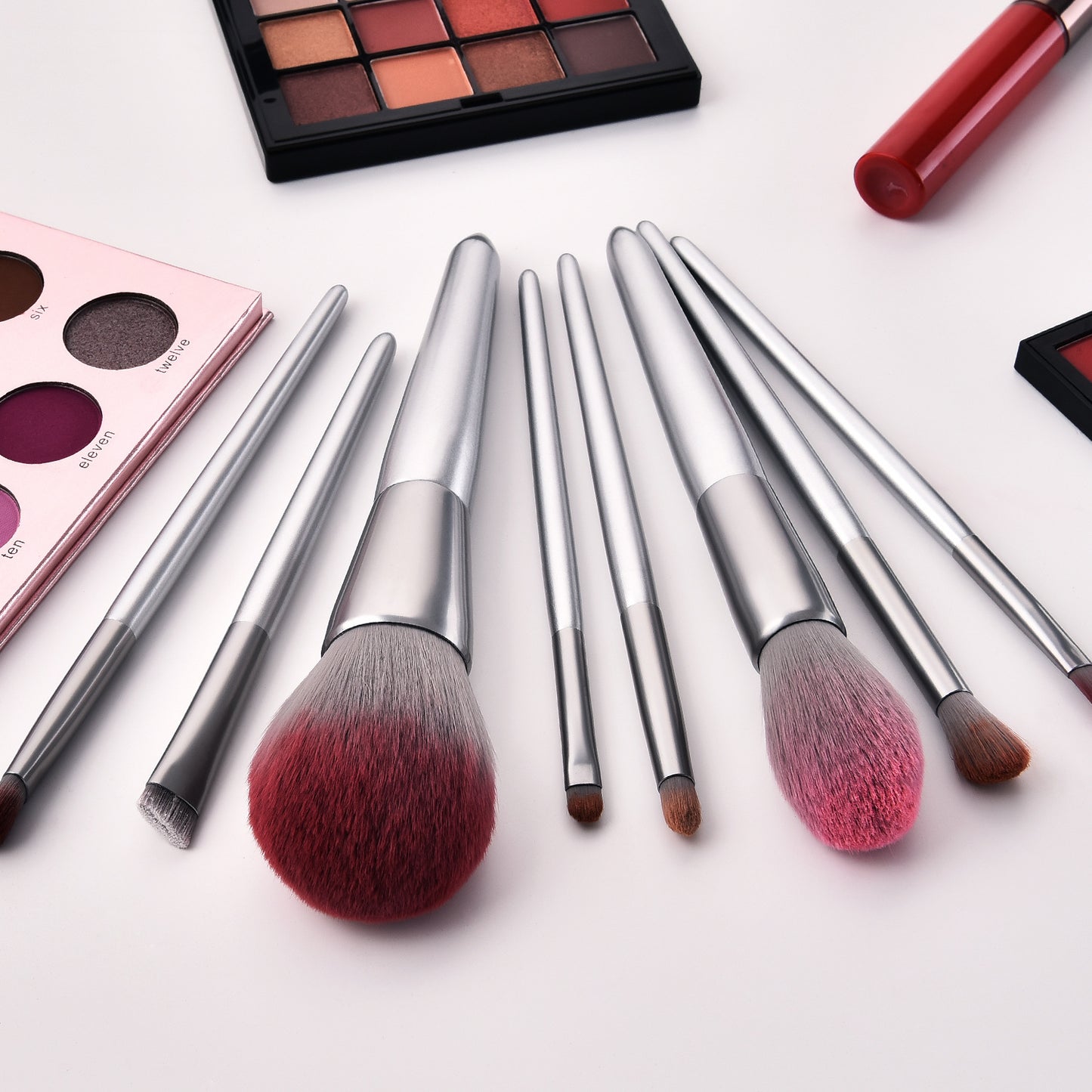 8 Piece Platinum Pro Sleek Brush Set - MQO 25 pcs