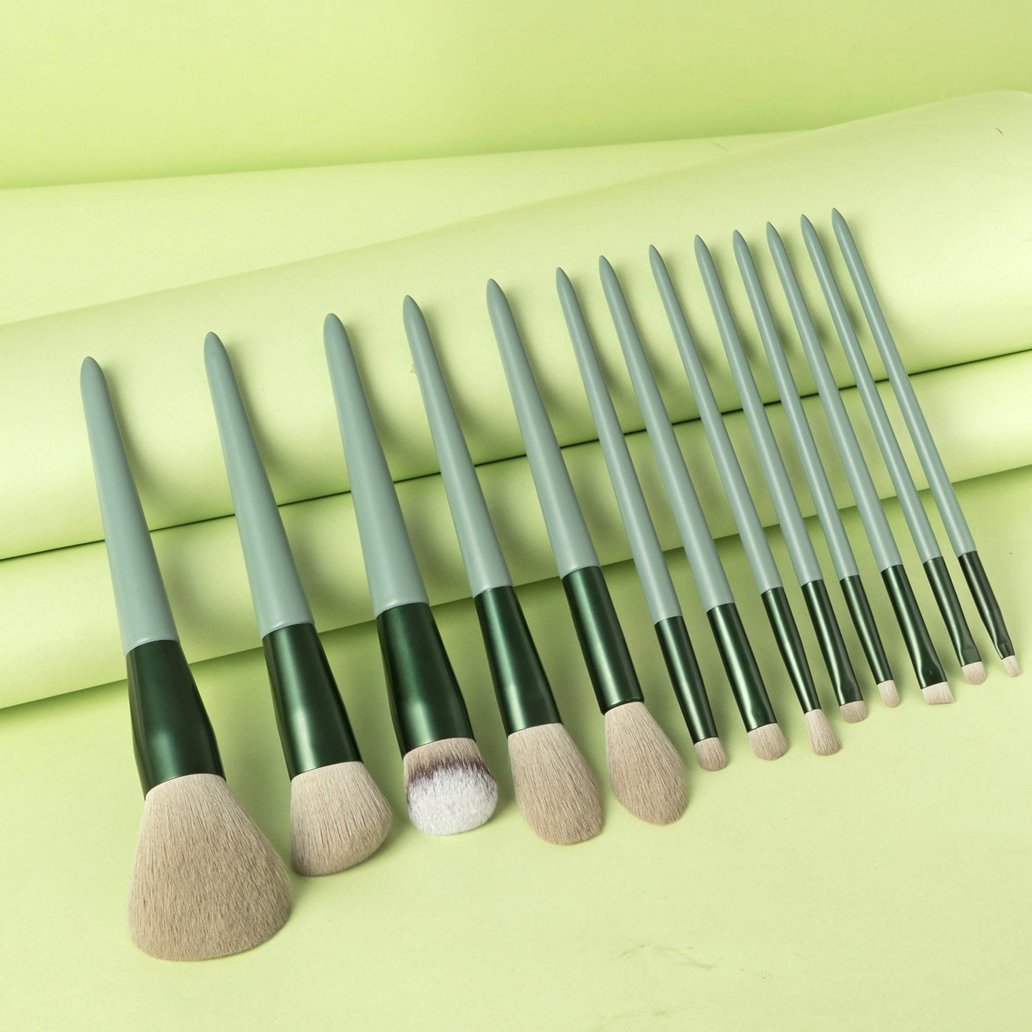 13 Piece Designer Pro Brush Set - MQO 12 pcs