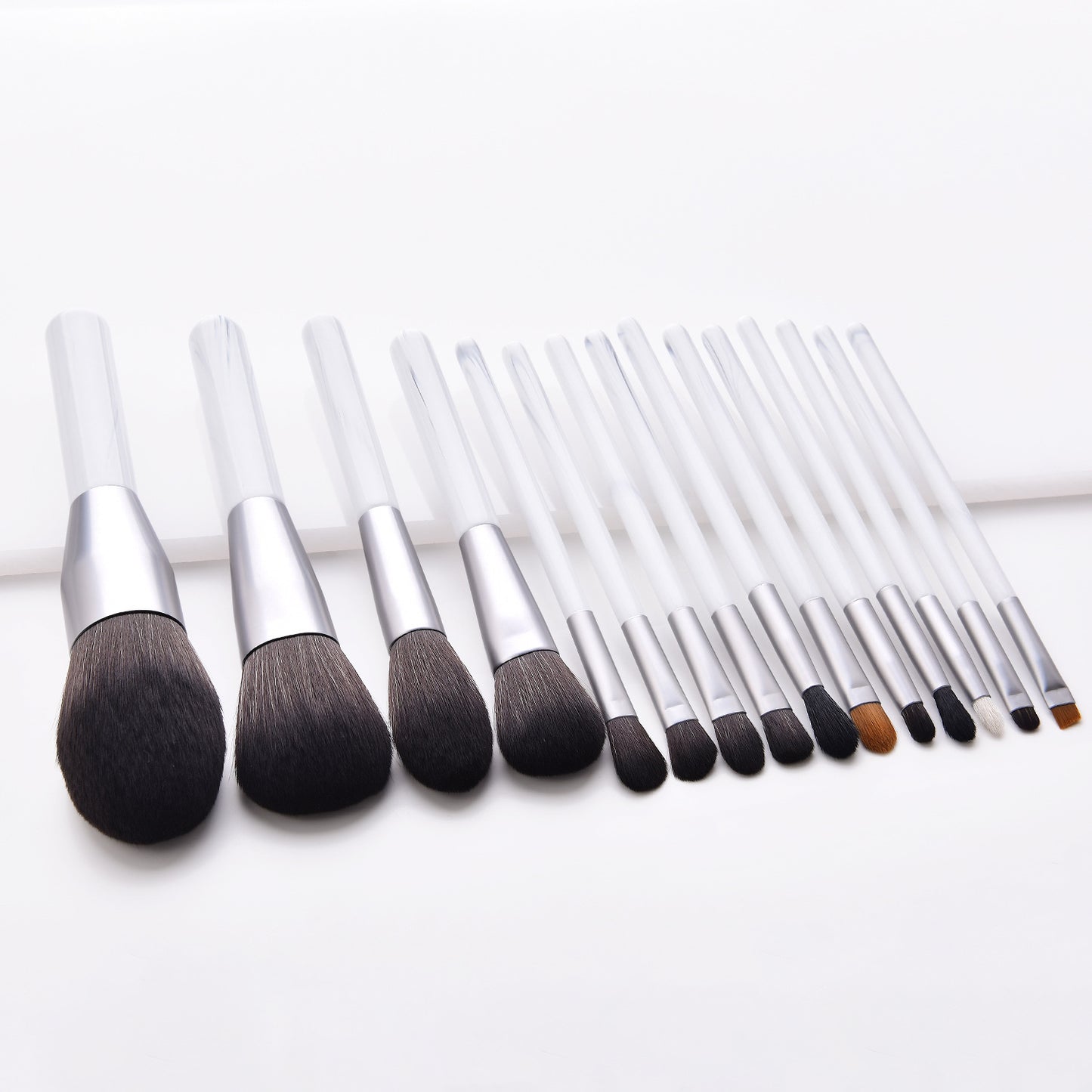 15 Piece Designer Pro Sleek Brush Set - MQO 25 pcs