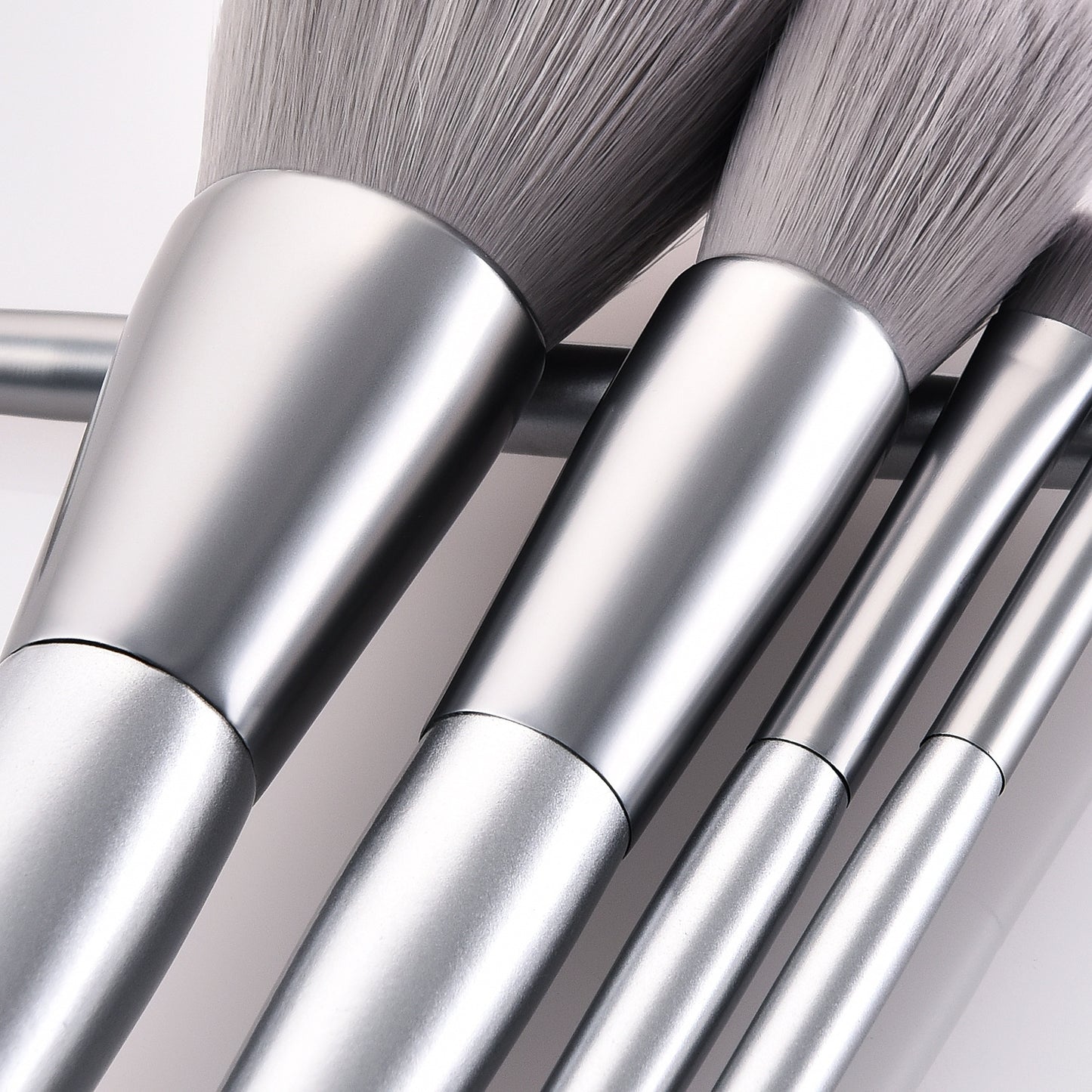 8 Piece Platinum Pro Sleek Brush Set  - MQO 25 pcs